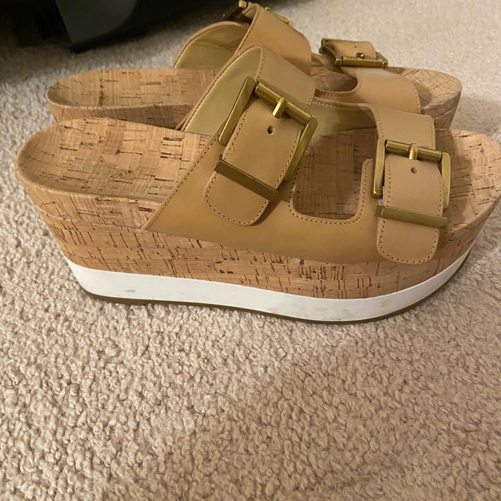 Michael kors  tan wedges perfect condition size 6